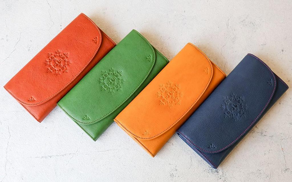 Long Flap Wallet with Flower and Bird Embossed Cowhide 0332461 [Box 21] Design, Leftia, Leather, (Green (50))