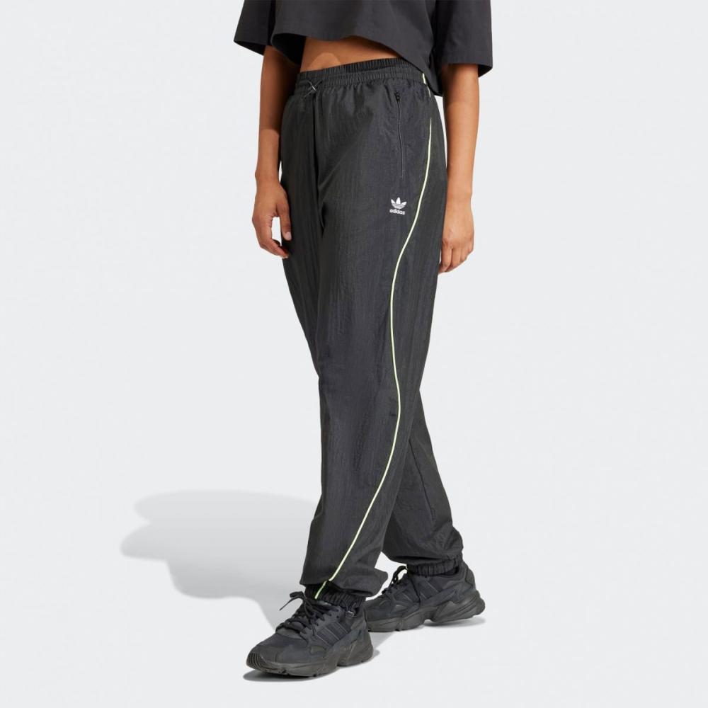 

adidas свободные брюки-парашют IT9698 ЧЕРНЫЕ
