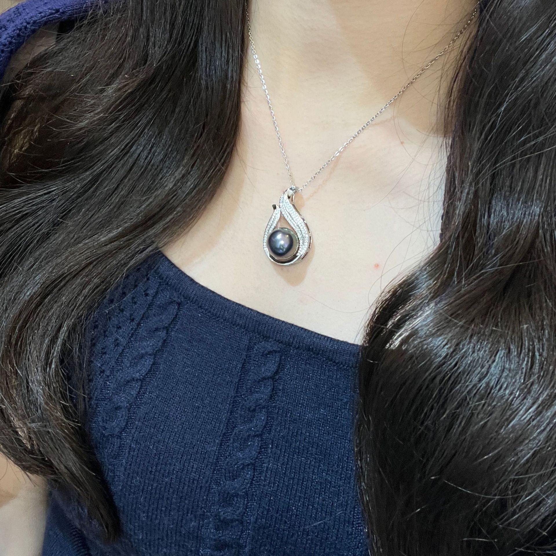 

Аксессуары для свадебного ужина Ожерелье с подвеской из черного жемчуга Женская цепочка на ключицу в стиле легкой роскоши Премиальное ожерелье