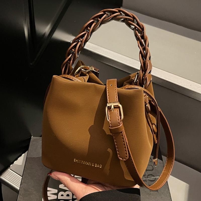 High-end Handbag, Retro and Stylish Crossbody Bag, Fashionable Single-shoulder Bucket Bag Casually