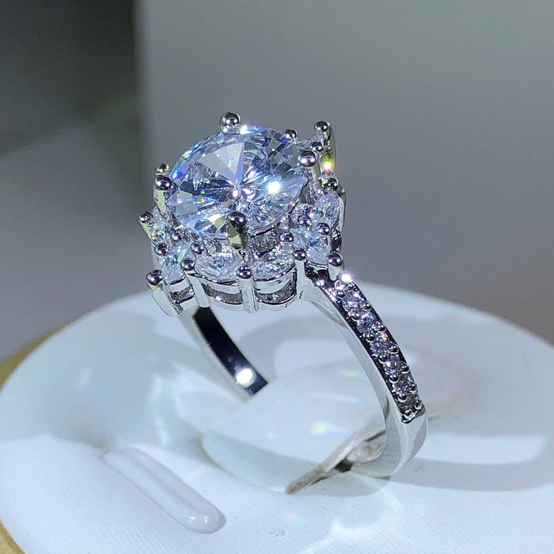 Silver Luxury Female Snowflake Ring Fashion Silver Color Crystal Zircon Stone Ring Vintage Wedding Rings For Women