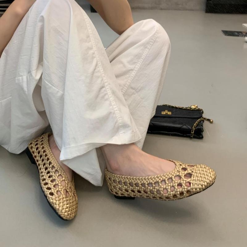 Fashion Handmade Woven Hollow Flat Sandals Women Fashion Round Toe Mesh Soft Sole Casual Shoes Summer Comfortable Non-slip Beach Sandals