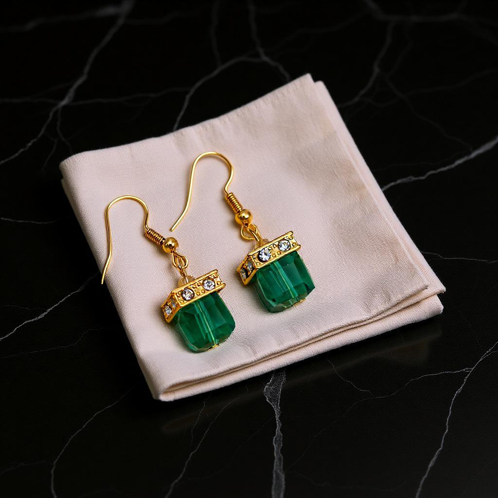 Gröna Kristall Peridot Kuber Hängande Örhängen