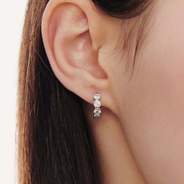 Essence (W) Round Bezel Tennis One-Touch Earrings S HL4E66462WBXXX