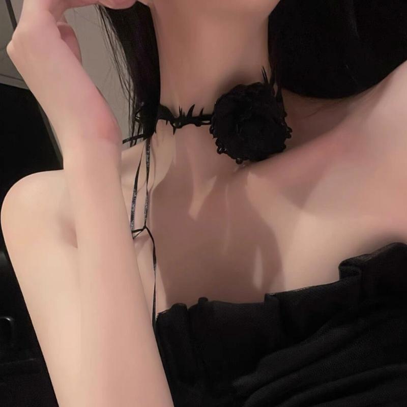 Fashion Punk Necklace Rose Flower Chokers Necklaces Women Thorny Rose Clavicle Chain Necklaces Club Party Sexy Ornament