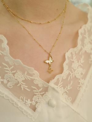 Nacre Fleur Wing Necklace
