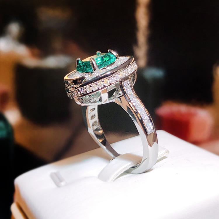 Neon Green Imitates The Natural Zambian Emerald Ring In The Antique Style The Big Clapalaiba Female Ring