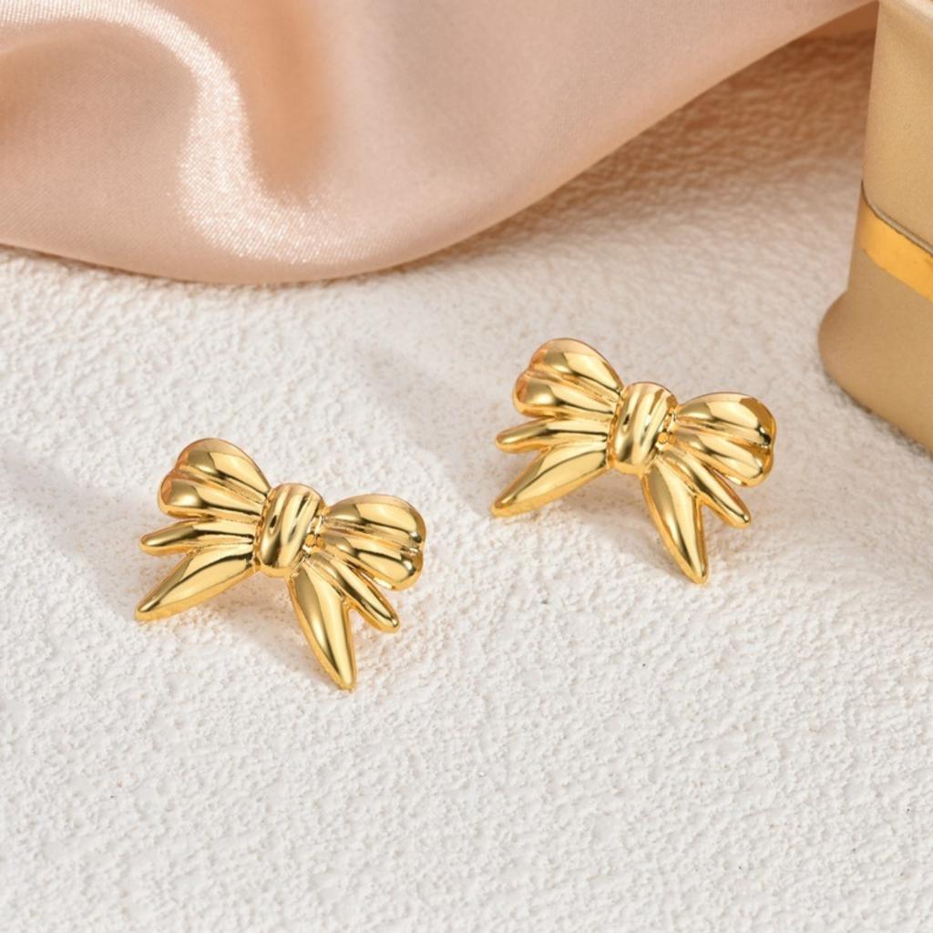 1 Pair Stylish 18K Gold Plated 304 Stainless Steel Ear Post Stud Earrings Heart Flower Butterfly Starfish For Women Gift