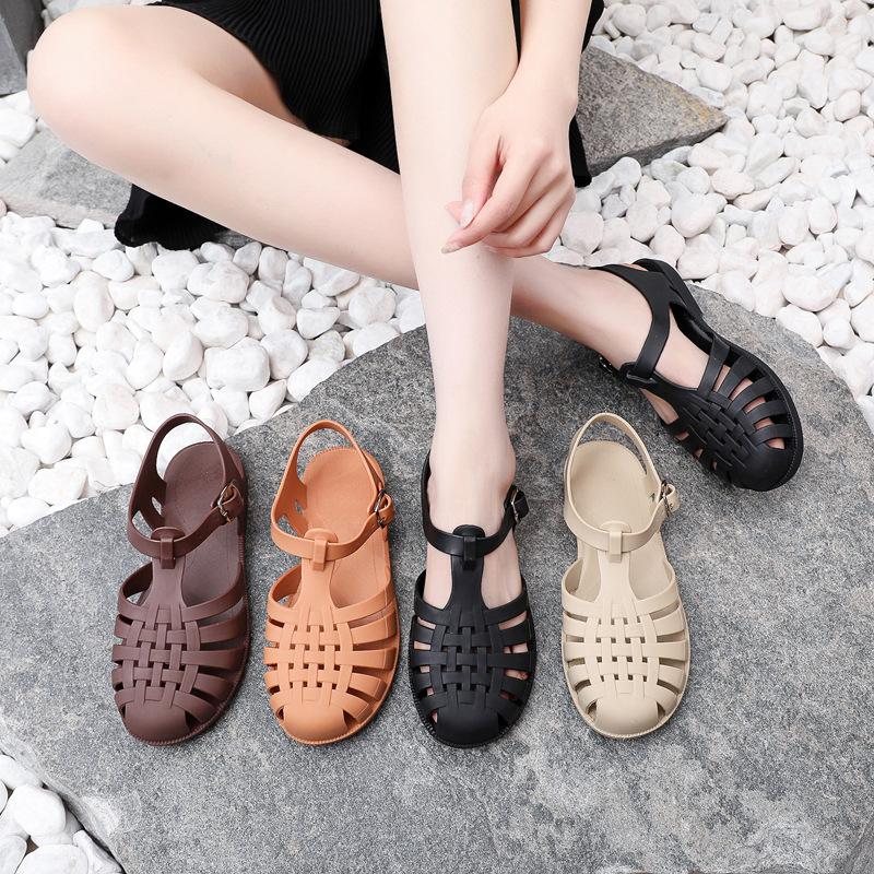Fashion New Summer Jelly Shoes Woman Leisure Flat Sandals Soft PVC Close Toe Cut-out Girls Student Daily Walking Flats Beach Sandalias