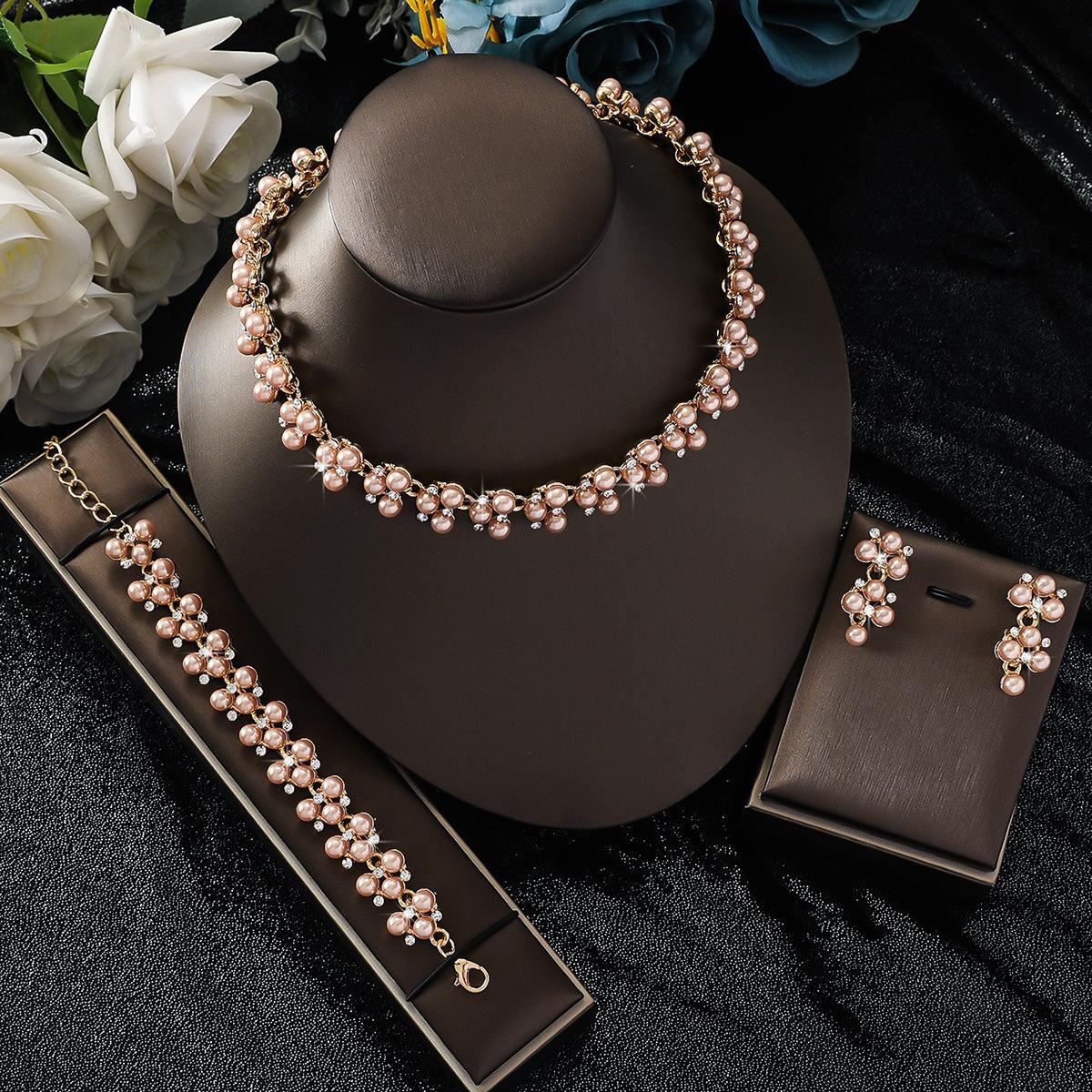 

Geometric Diamond-set Pearl Necklace Women s Three-piece French Temperament High-end Clavicle Chain Niche Temperament Jewelry