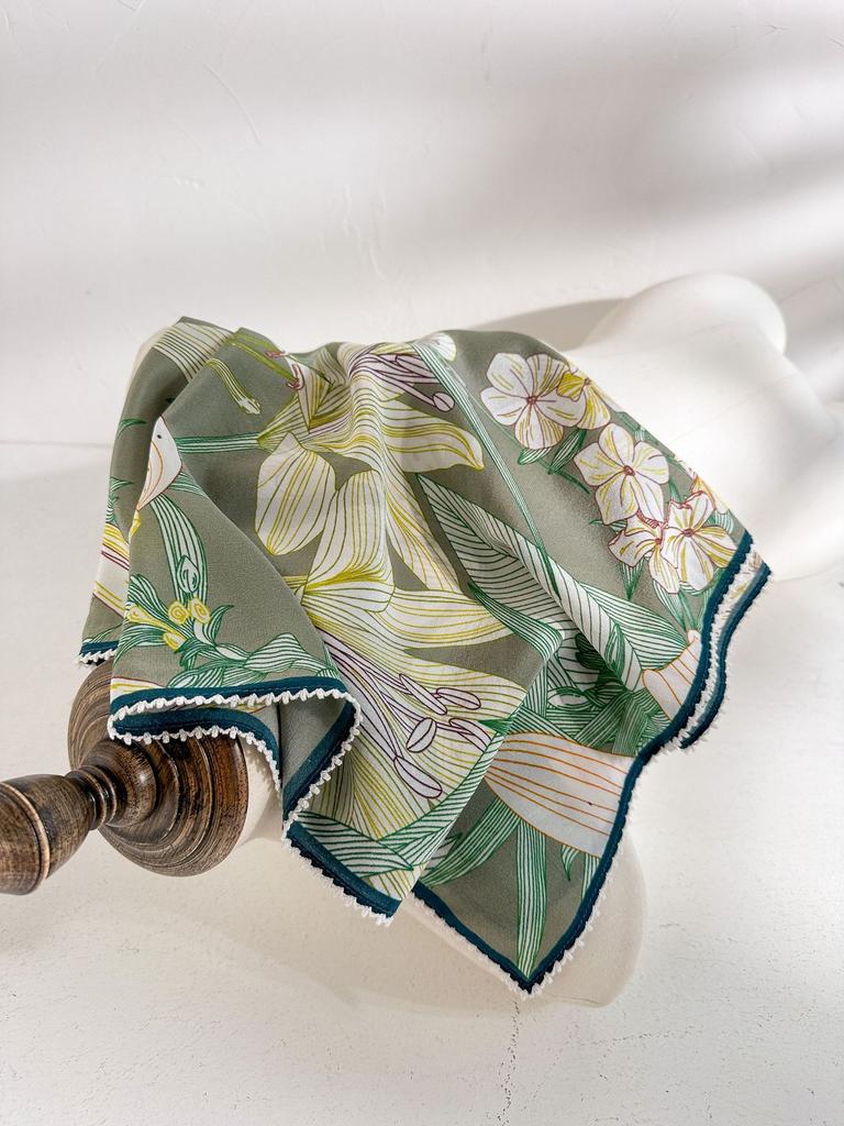 Classic retro spring new 111 mulberry silk square scarf premium light luxury national style double crepe lace silk scarf women's accessories
