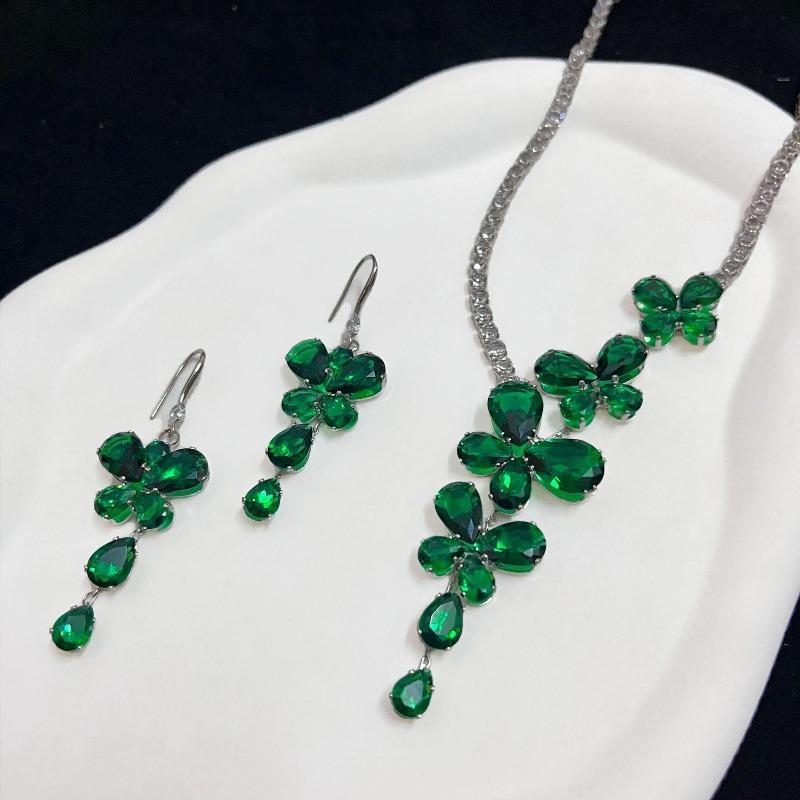 

Silver Needle Zircon Butterfly Flower Pendant Earrings Light Luxury Design Earrings Premium Earrings зелений