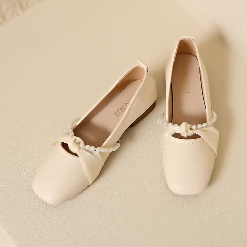 

Foreign trade French gentle single shoes women s spring flat bottom 2025 new pearl ladyshoes soft sole Doudou shoes large size women 40