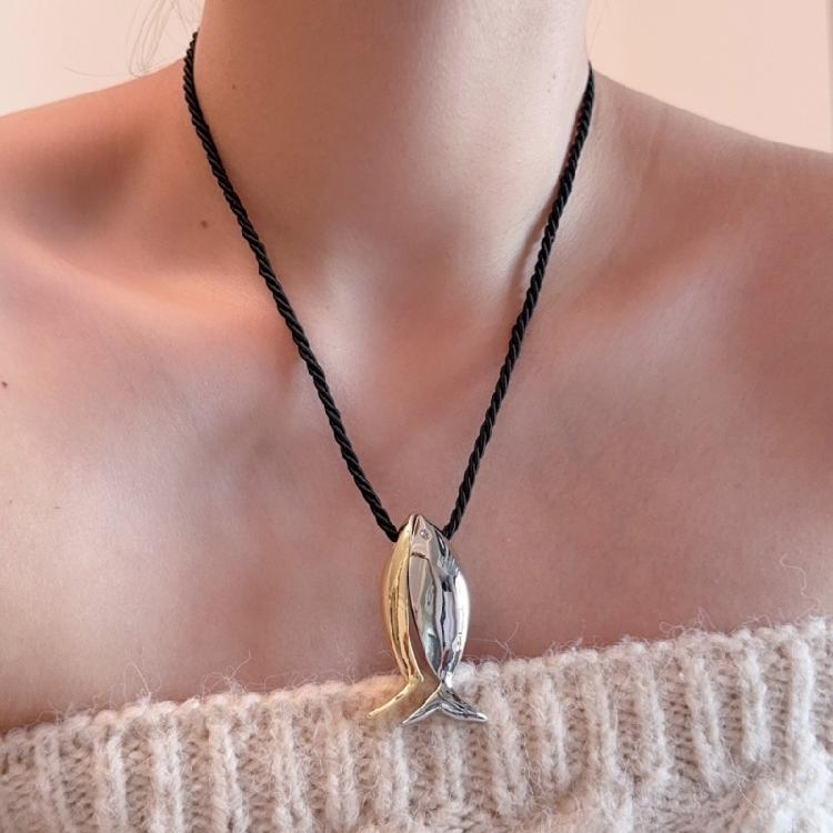 Elegant Minimalist Fish Necklace High Quality Alloy Finish Smooth Brims Lightweight Design Perfect Gift for Her