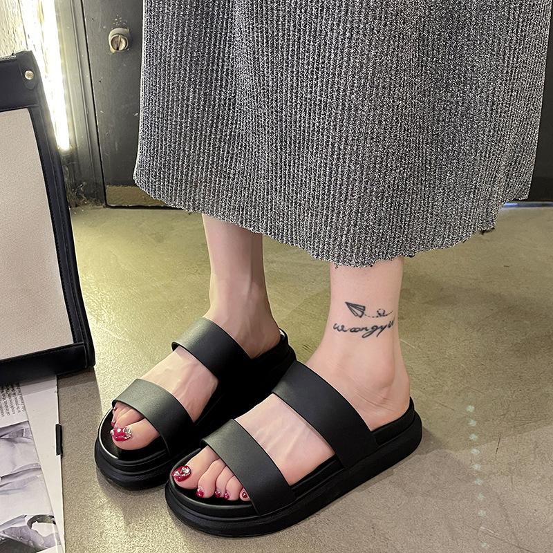 Summer New Slippers Women's 2025 Korean Version Casual Double Belt Platform One-Flip Fashion Simple Girls Beach Sandals