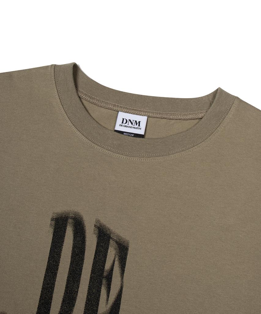 DE GRAND MATIN Blurry Logo Tee_Khaki