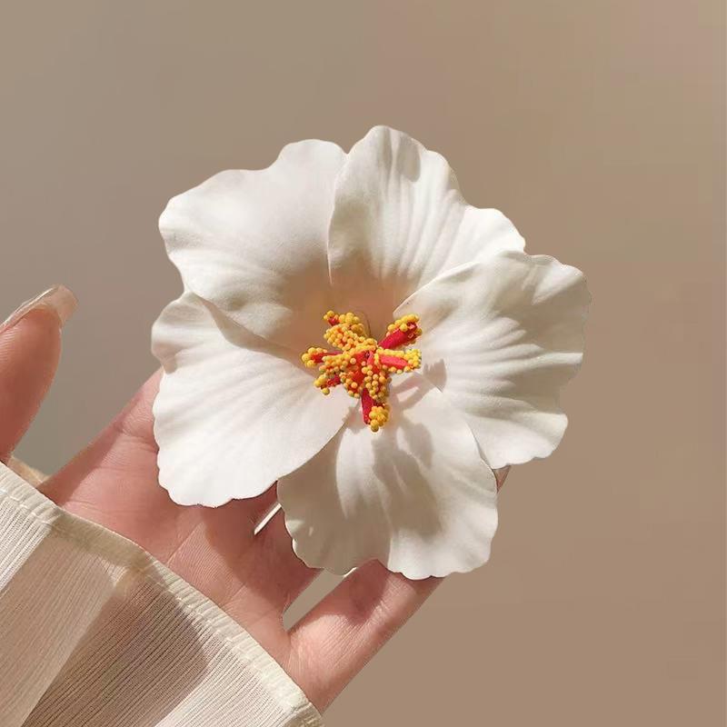 Spring Hibiscus Hair Clip: Beach Resort Style Flower Headwear for Women (New 2025)
