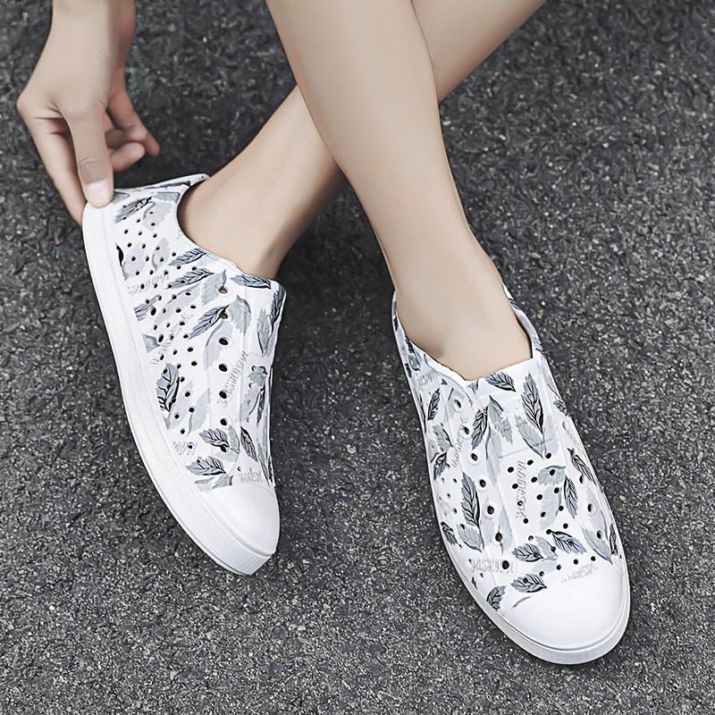 Unisex Sandals Summer Hollow Beach Shoes Slippers Lightweight Sandals Slip on Casual Waterproof Classic Sandals