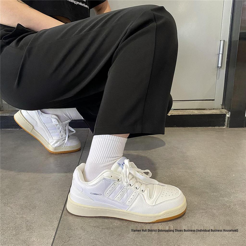 Autumn 2025 Hong Kong Style Lace-Up Sneakers: Trendy Men's and Women's Casual White Shoes