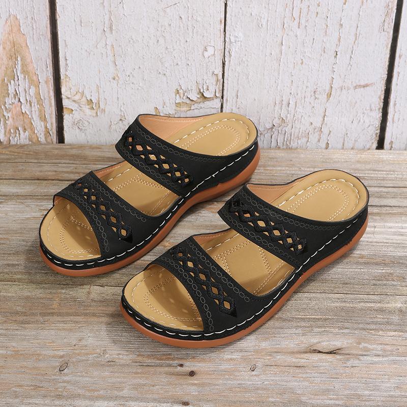 2025 foreign trade new large size slippers women's retro car line non-slip round head slope heel one word cool slippers women