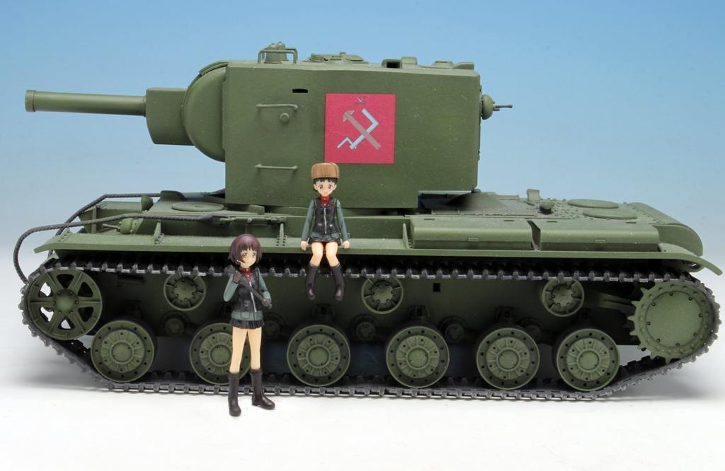 PLATZ GPF-21 135 Scale Figure Set of Nina & Arena from Girls & Panzer the Movie Pravda High School