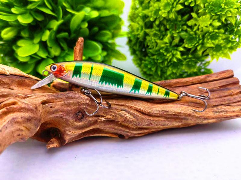 Silver Long Cast Sinking Minnow Lure with Vibrating Pencil and Red Tail