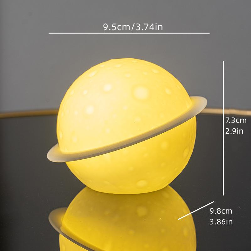 

Скульптура астронавта Декор для стола Фигурки космонавта Фигурка Планета Настольный ночник Свечение Домашний стол Спальня Украшение для детей Подарок