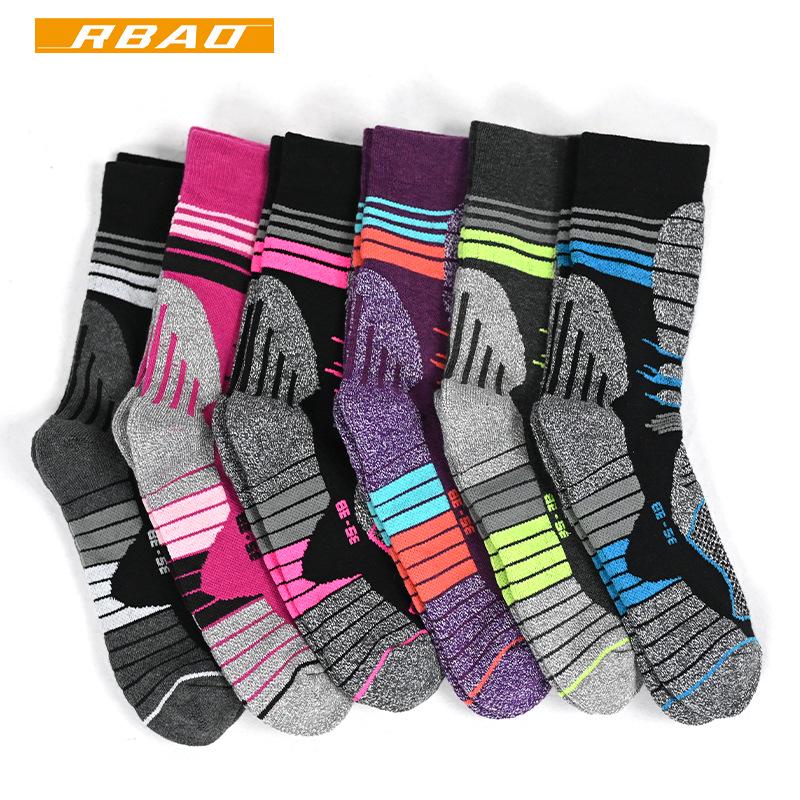 "Breathable Thick Merino Wool Mid-Tube Hiking and Ski Socks for Men and Women"