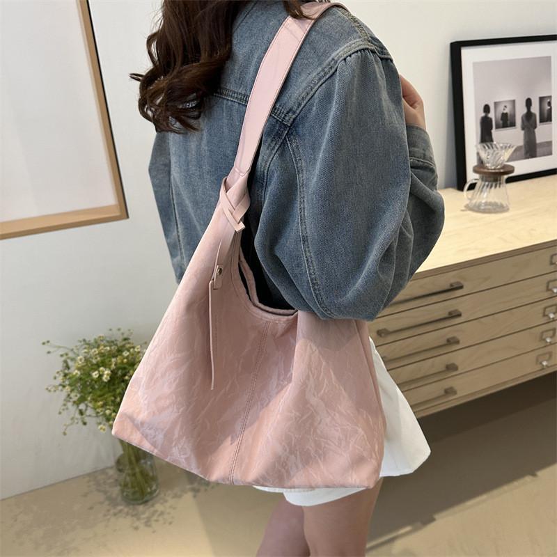Chic And Spacious Womens Shoulder Bag 2024 New Casual Tote With Magnetic Closure