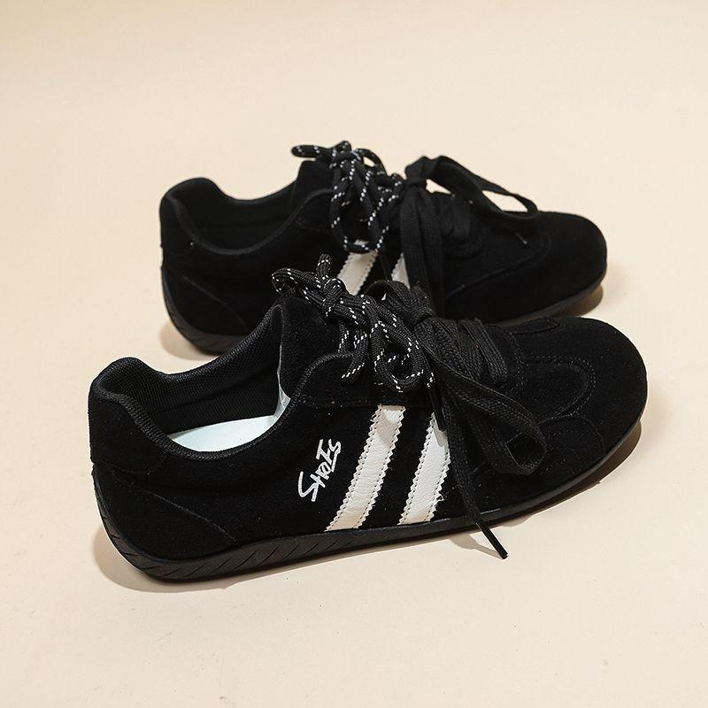 

Женские кроссовки на плоской подошве, новые осенние, универсальные, спортивные, повседневные кеды, на шнуровке, спортивная женская обувь 40 чёрный