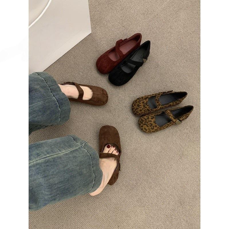 French flat-bottomed retro round head with suede Mary Jane shoes women's shoes versatile commuting gentle evening wind single shoes
