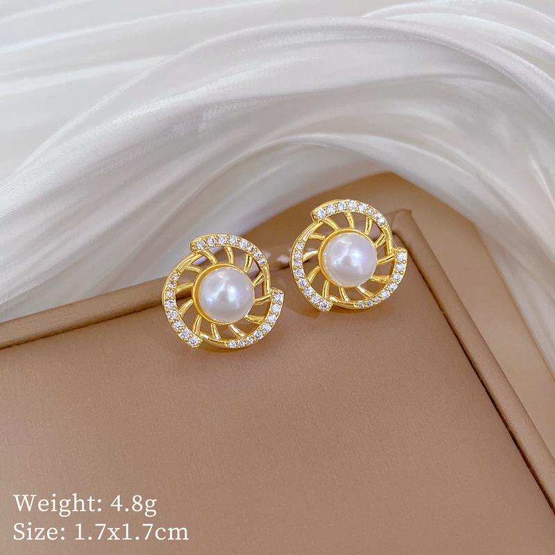 Necklace Earrings Set Light Luxury Rotating Pearl Full Of Diamonds Personality Temperament Banquet Earrings Item Group