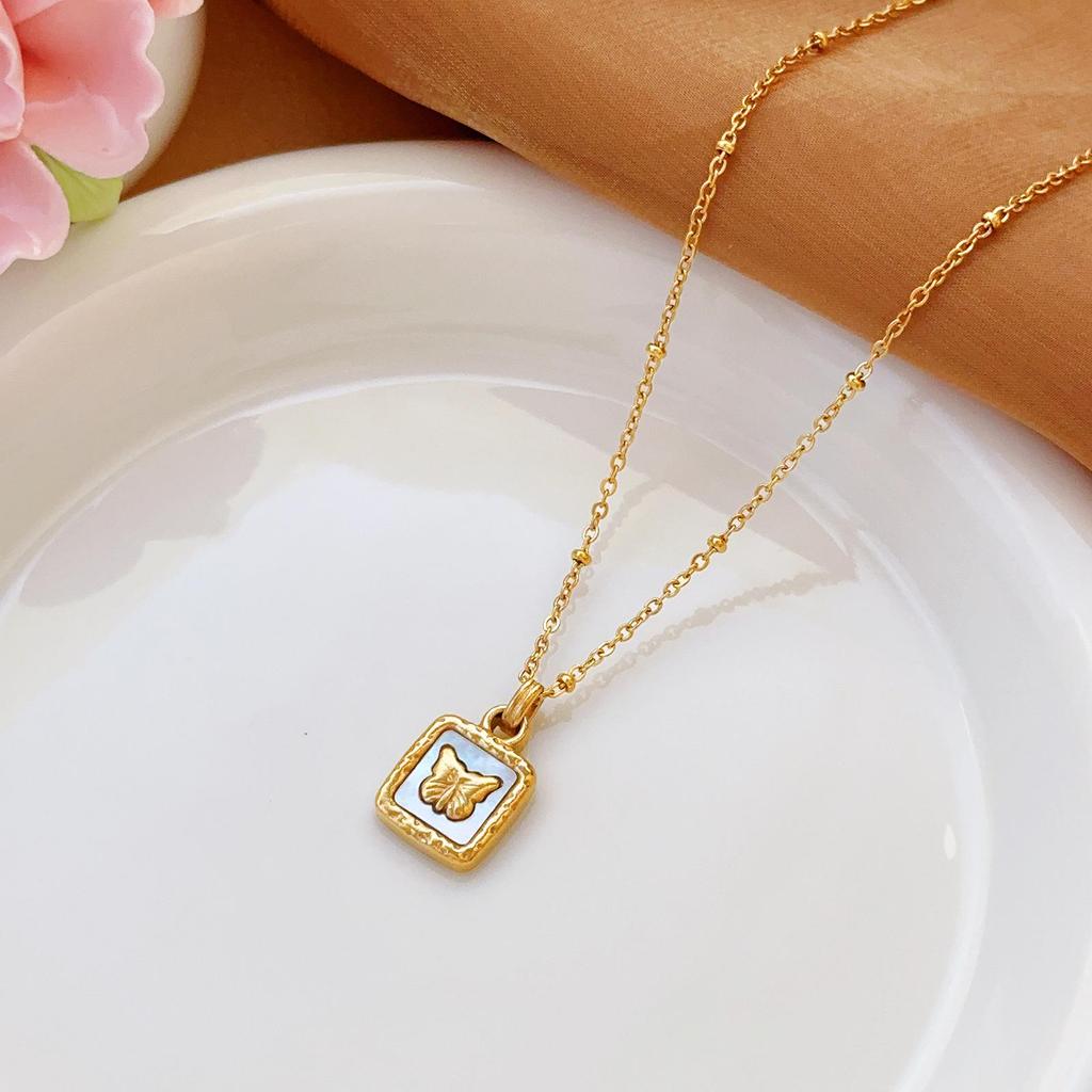 Złoty naszyjnik ze stali nierdzewnej: Elegancka, Wszechstronna, Nieblaknąca Biżuteria Damska