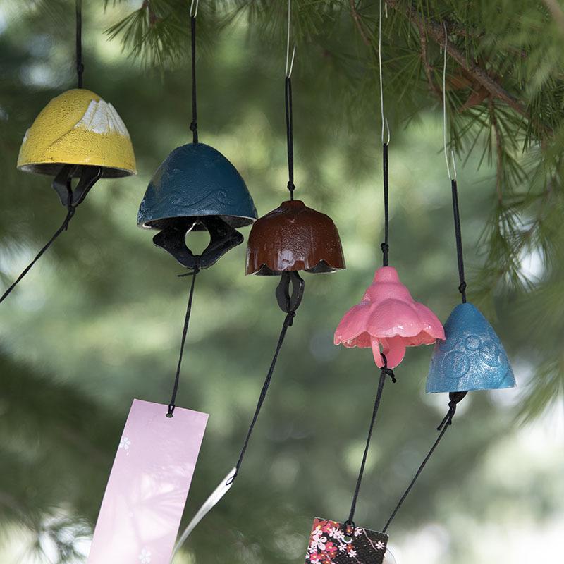 Asian Style Cast Iron Wind Chime: Retro Outdoor Balcony or Camping Ornament Bell