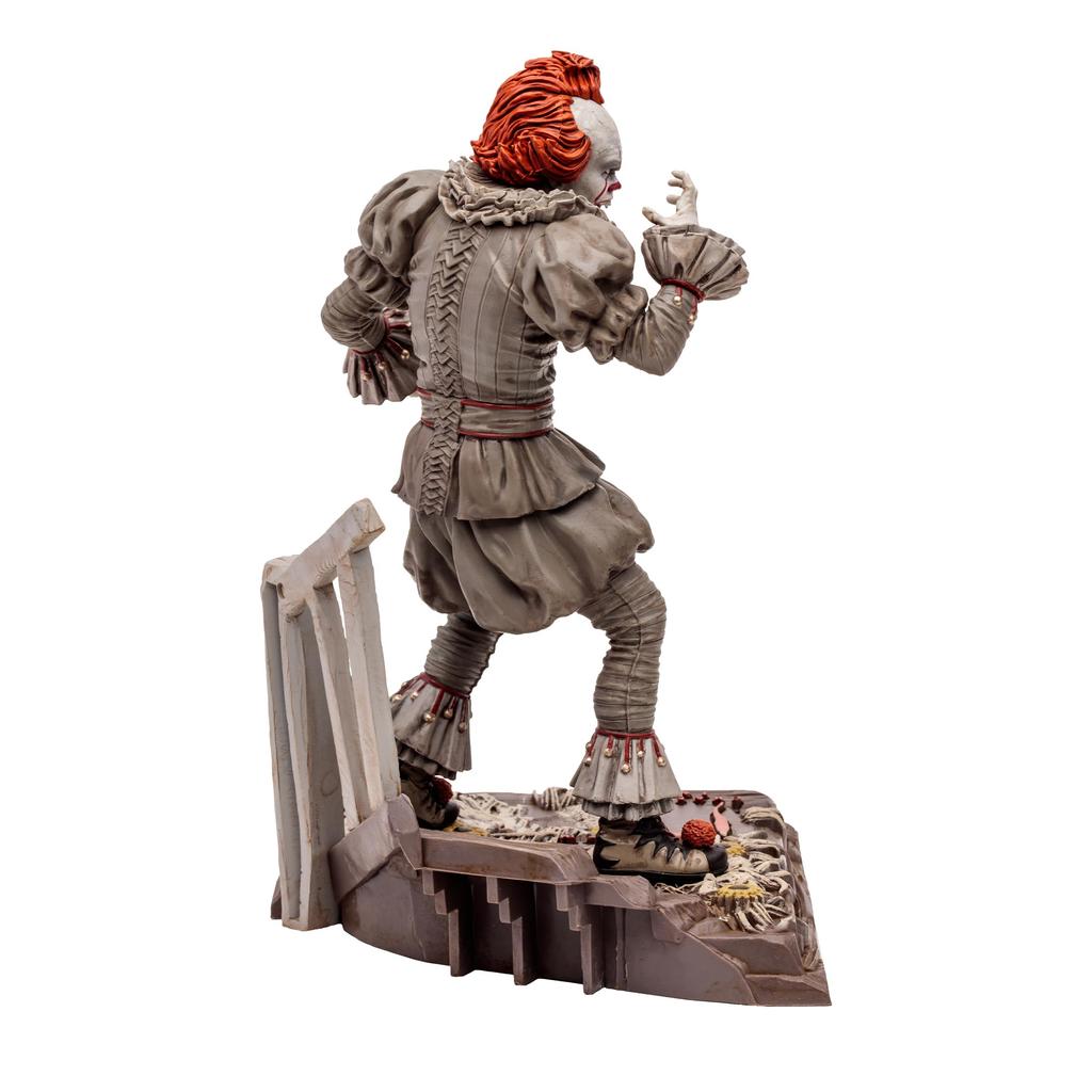 McFarlane Toys - WB 100: Pennywise (It Chapter Two) Movie Maniacs 6-inch Pose Figure