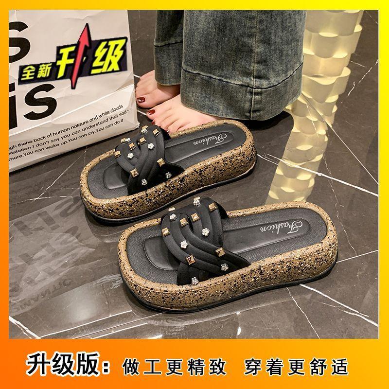 Ultra-light and ultra-soft ins trendy shoes, high-value slippers, women's Korean version of non-slip beach wear 2025 new fashion chair