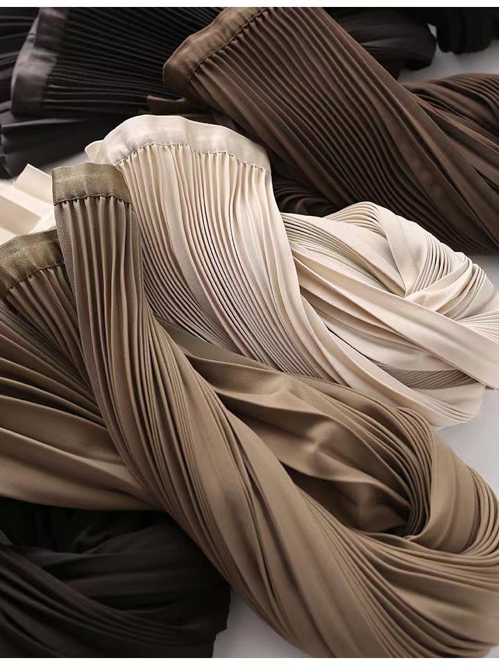 Autumn High-Waisted Pleated Midi Skirt: Slimming, Comfortable, Solid Color, Versatile, Casual, and Age-Reducing.