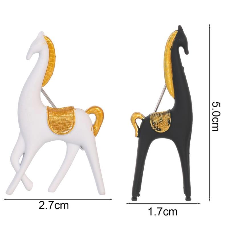 Creative Animal Horse Brooch Personality Pony Pin Men And Women Accessories Holiday Gift