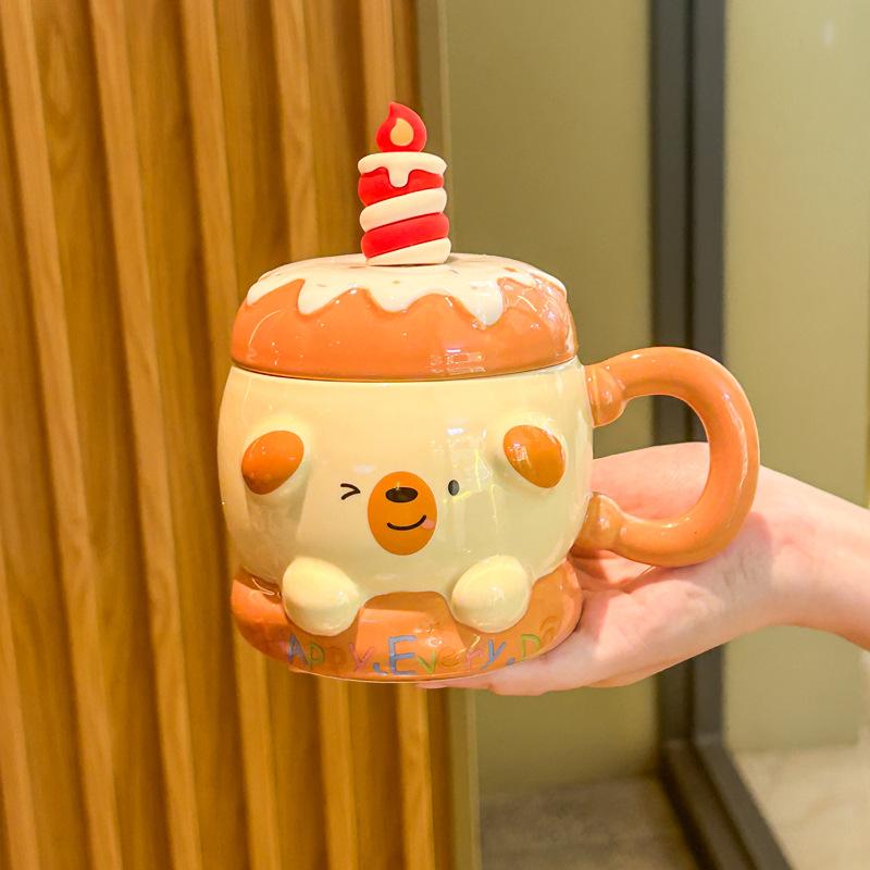 Send girls graduation souvenir high-value creative cake ceramic mug with lid gift souvenir