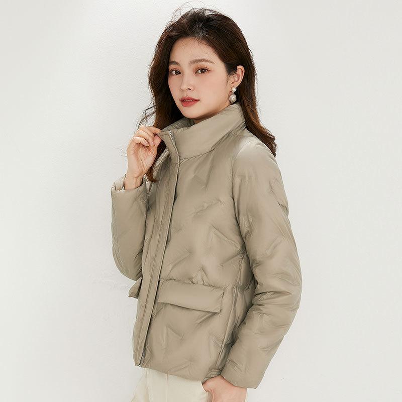 

Heni 2024 новый зимний пуховик женский короткий с клеевым воротником-стойкой модная женская куртка 90% белый утиный пух S (recommended 90-60kg) хаки