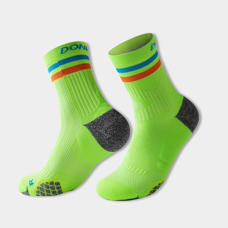 Mid-Calf Thickened Towel Bottom Sports Socks for Marathon, Basketball, Hiking & Mountaineering