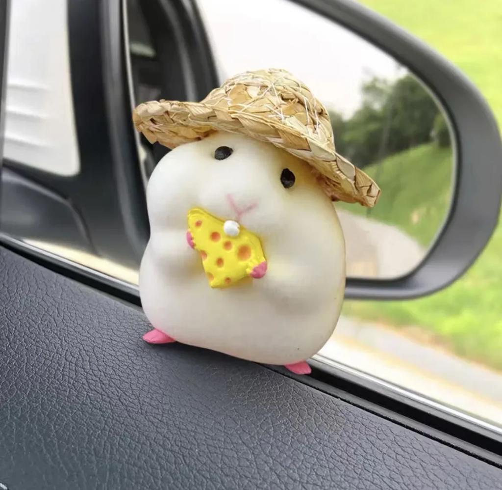 Cute Personalized Car Straw Hat Hamster Car Interior Decoration Window Edge Car Decoration Auto Interior Dashboard Accessories