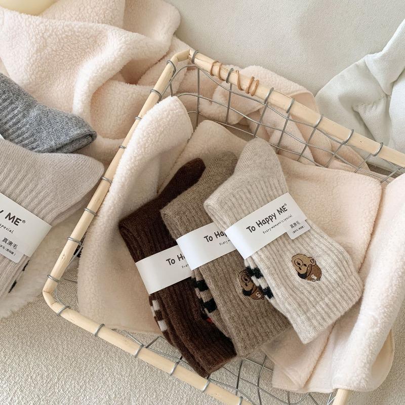Autumn and Winter Socks: Women's Embroidered Bear Wool Socks, Thickened Warm Striped Cartoon Mid-calf Pile Socks