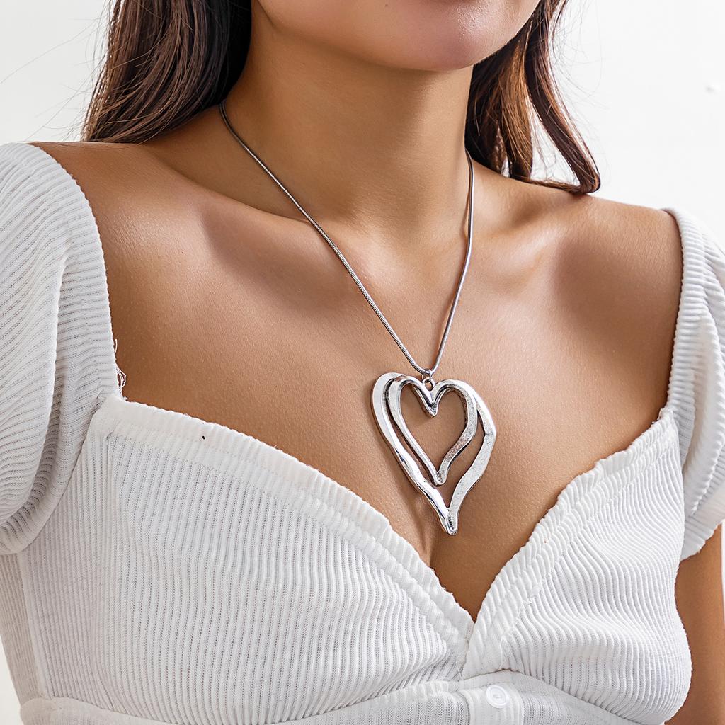 Exaggerated Big Hollow Out Heart Pendants Necklace for Women Trendy Ladies Accessories On Neck 2026 Fashion Jewelry Female Gifts