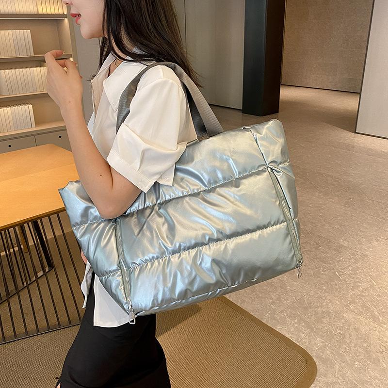 Travel Bag Women's Large Capacity Trend Light Swimming Hand Luggage Dry and Wet Separation Simple Casual Shoulder Bag