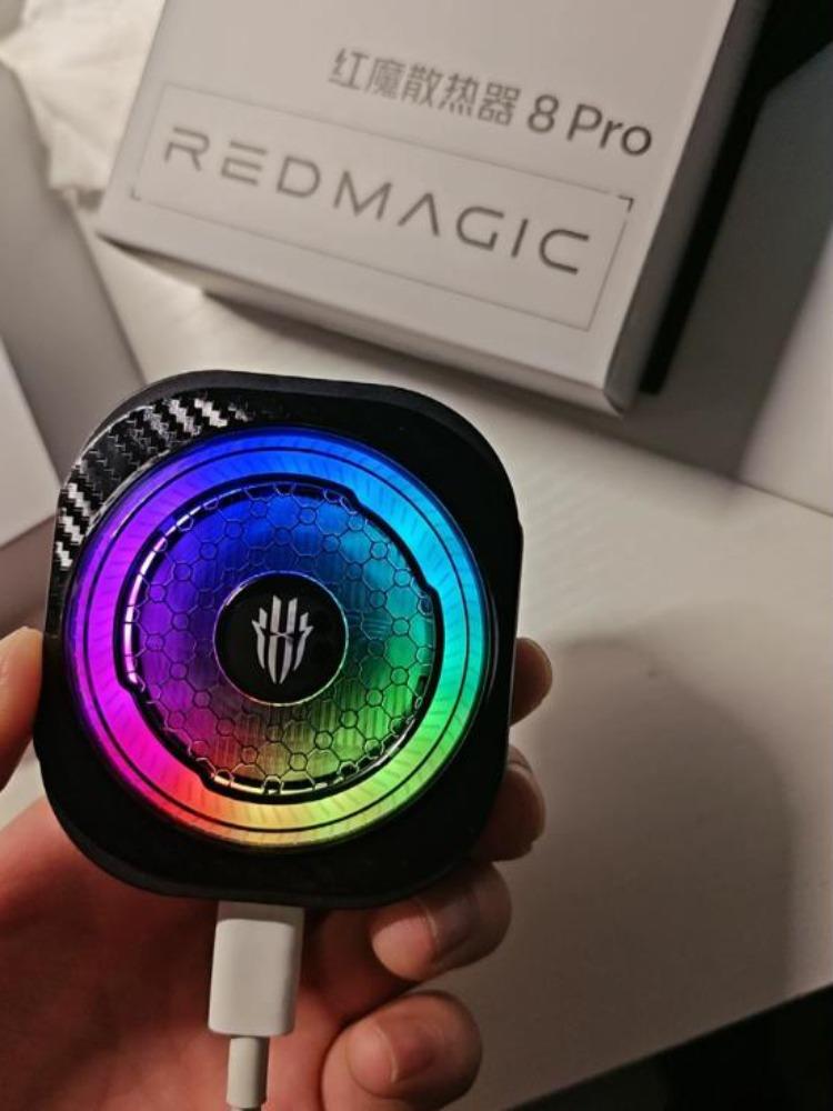 Redmagic 8 Pro Phone Cooler Magnetic Back Clip Cooler Semiconductor Cooling for Phone Black Shark Flydigi Gaming Live Streaming
