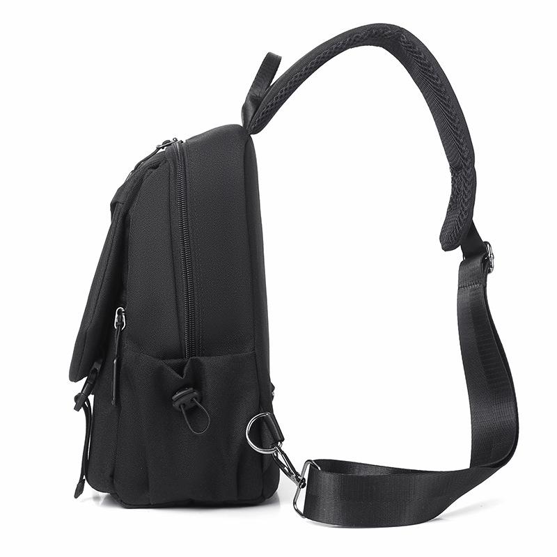 Men's breast bag Fashion casual messenger bag Water-resistant wear-resistant travel commuter shoulder bag
