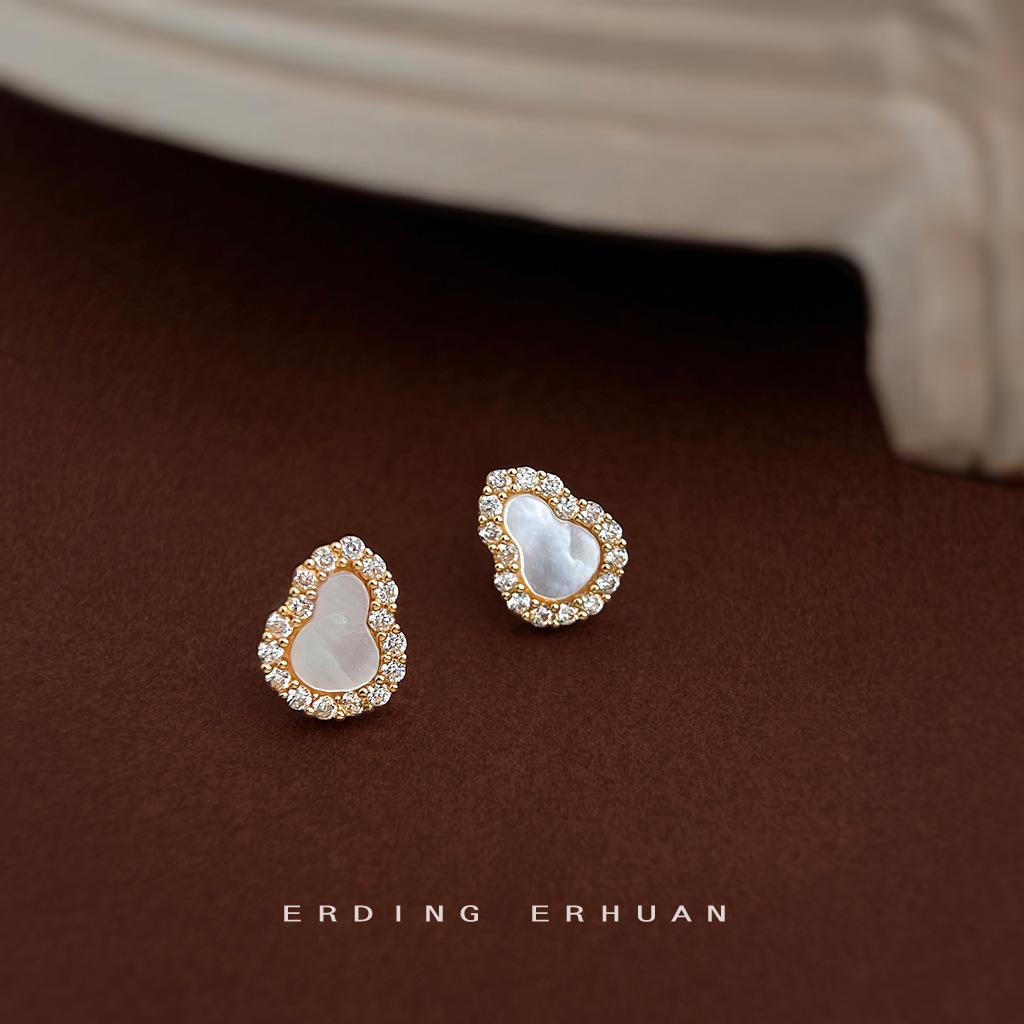 Micro-inlaid zircon real shell needle small gourd stud earrings, simple commuting, new popular earrings
