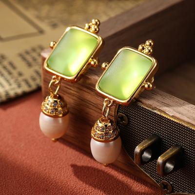 SUYU Retro Zirkon Palaststil Simulierte Zirkon Quastenohrringe Sanft und luxuriös für Frauen Vintage Ohrringe Mädchengeschenk