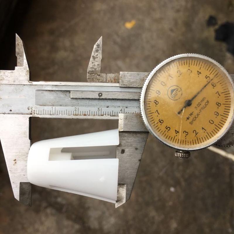 4pcs Thread Cone Holder DIY Plastic Thread Spool Cone Holders For 644D 744D Sewing Overlocker Sewing Tools Accessory